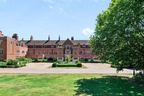 MIDHURST GU29 2 bed apartment for sale