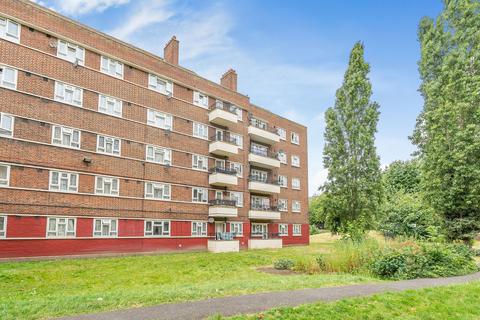 Friary Estate, London SE15 2 bed flat for sale