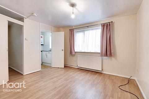 Makepeace Road, Northolt 1 bed apartment for sale