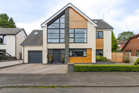 4 Kiln Hill Close, Chadderton, OL1 2RF 5 bed detached house for sale