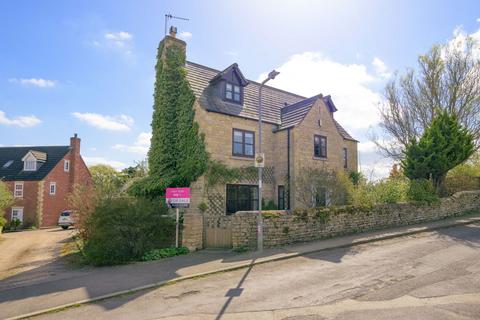 Staples Court, Grantham NG33 5 bed detached house for sale