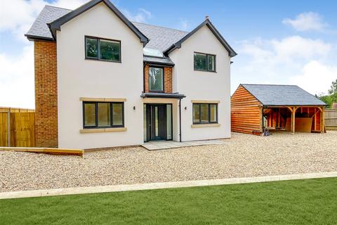Amberstone, Hailsham, East Sussex, BN27 4 bed detached house for sale