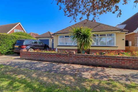 Holland on Sea CO15 2 bed bungalow for sale