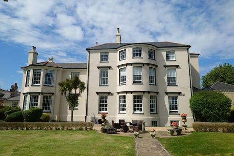 Abshot Manor Apartments, Hook Village 3 bed apartment for sale