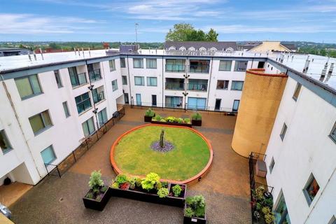 Lord Street, Watford WD17 2 bed flat for sale