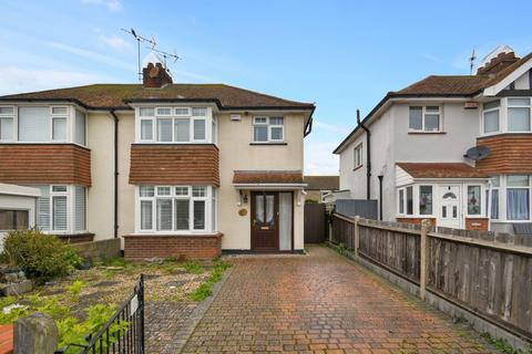 Rutland Gardens, Birchington CT7 3 bed semi