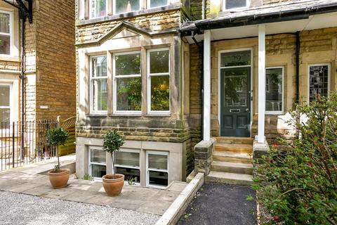 Dragon Parade, Harrogate, HG1 2 bed apartment for sale