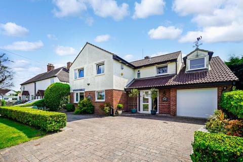 Park Avenue, Hastingwood CM17 5 bed detached house for sale