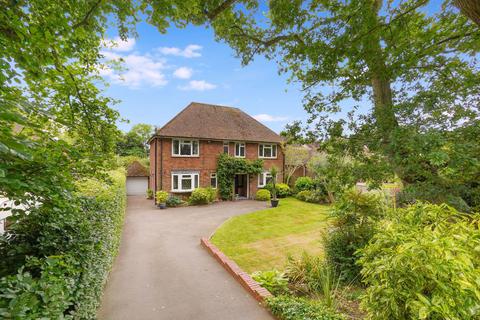 Sandyhurst Lane, Ashford TN25 5 bed detached house for sale