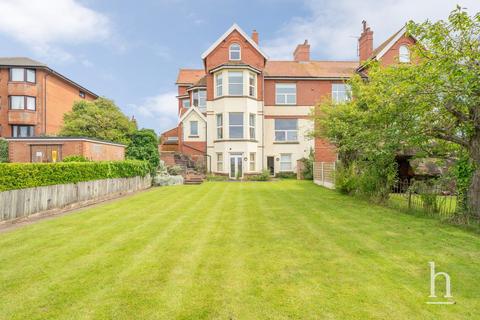 Marine Road, Hoylake CH47 4 bed maisonette for sale