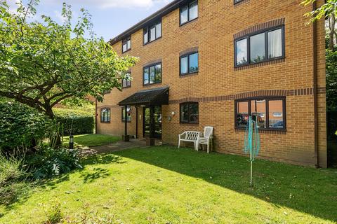 Leigh Road, Eastleigh, Hampshire, SO50 1 bed flat for sale