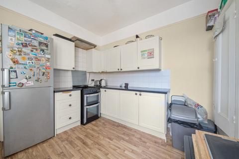 Stubbington Avenue, Hampshire PO2 2 bed flat for sale