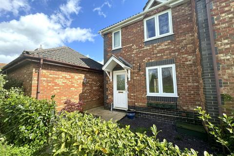 Rosemary Gardens, Fareham PO15 2 bed end of terrace house for sale