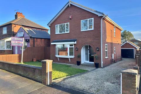 Moorside Road, Drighlington 4 bed detached house for sale