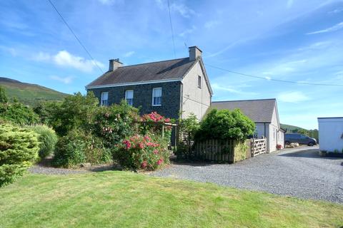 Pentir LL57 6 bed detached house for sale