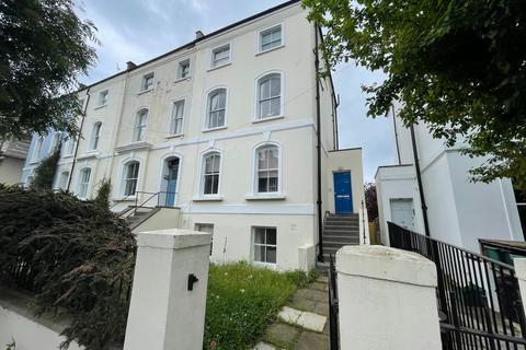 London N19 3 bed flat for sale