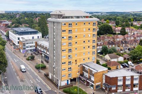 Ravenscroft, Broxbourne 2 bed apartment for sale