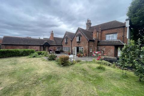 6 bedroom detached house for sale