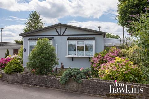 Church Park, Bradenstoke SN15 4 2 bed park home for sale