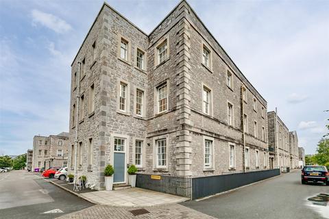 St Vincent Court, The Millfields... 2 bed apartment for sale