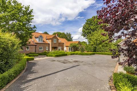 6 bedroom detached house for sale