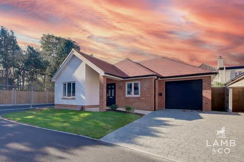 2 bedroom detached bungalow for sale