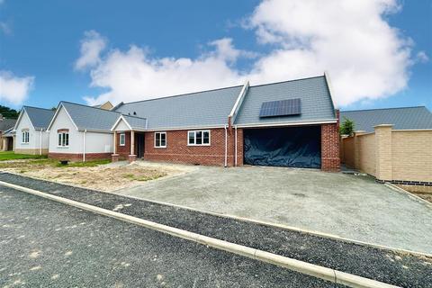 Leonard Court, Rollesby, NR29 4 bed detached bungalow for sale