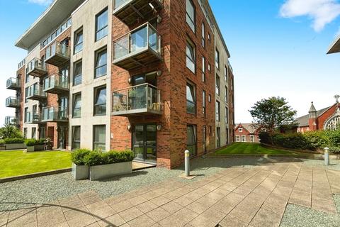 Longfield Centre, Manchester M25 2 bed flat for sale