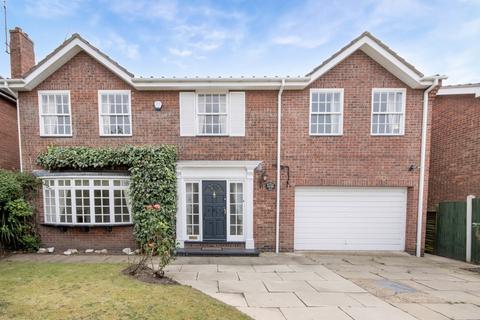 5 bedroom detached house for sale