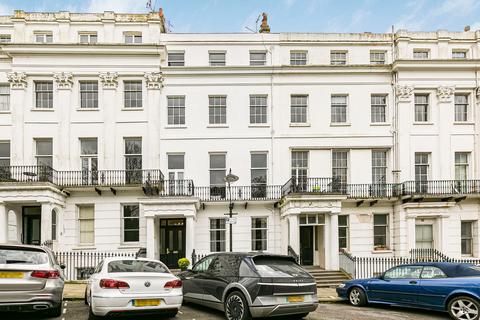 Sussex Square, Brighton, BN2 3 bed flat for sale