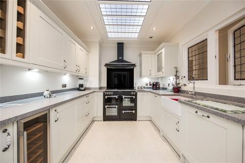 Fairfax Lodge, Tunbridge Wells, Kent... 2 bed apartment for sale