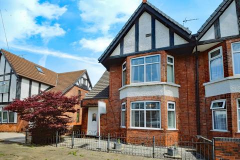 5 bedroom semi-detached house for sale