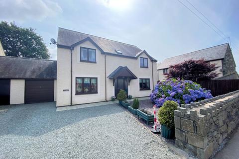 4 bedroom link detached house for sale