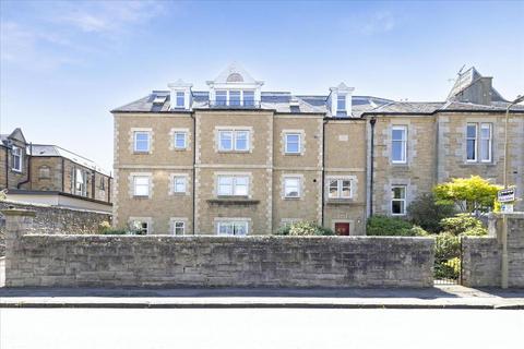 2 Flat 4 East Suffolk Road... 4 bed flat for sale