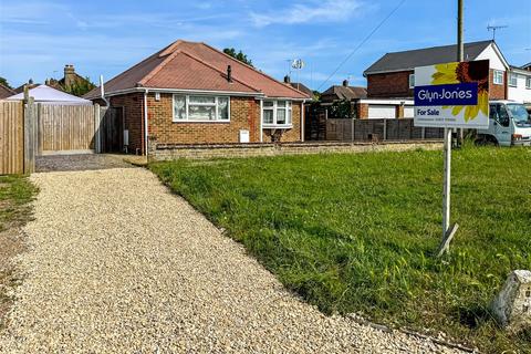 Littlehampton, West Sussex BN17 2 bed detached bungalow for sale