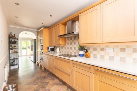 Green Street Green Road, Dartford, Kent 4 bed semi