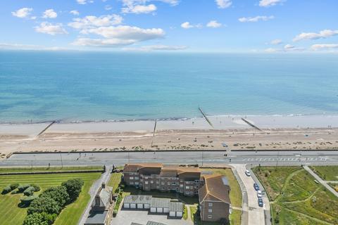 Sea Road, Rustington, BN16 3 bed apartment for sale