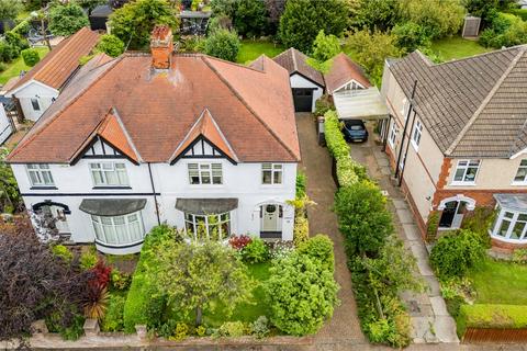 Cumberland Avenue, Grimsby... 4 bed semi