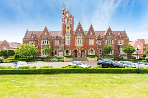 The Clock Tower, Brentwood CM14 2 bed apartment for sale