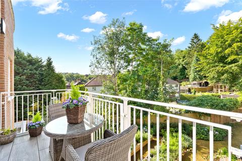 Eden Place, Oxted, Surrey, RH8 2 bed apartment for sale