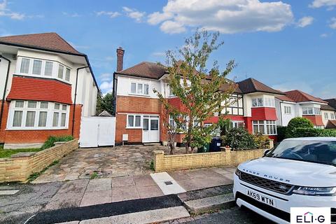 Haslemere Avenue, Hendon, NW4 3 bed link detached house for sale