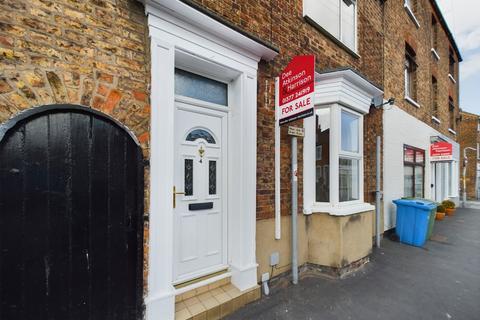 George Street, Driffield, YO25 6RA 3 bed terraced house for sale