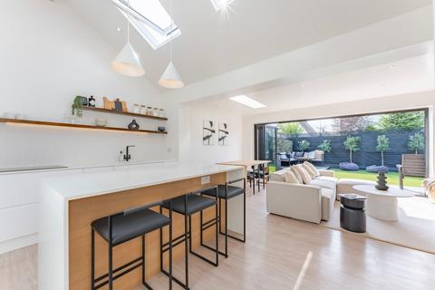 2 bedroom semi-detached bungalow for sale
