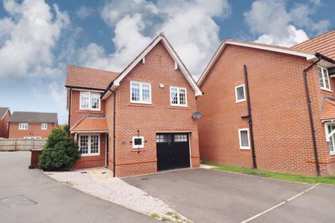 Church Vale, Manchester M28 4 bed detached house for sale