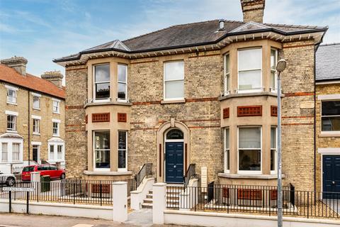 Warkworth Street, Cambridge CB1 1 bed apartment for sale