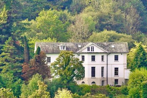Crickhowell NP8 8 bed detached house for sale