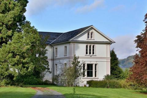 Crickhowell NP8 8 bed detached house for sale
