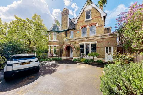 Beckenham Grove, Bromley BR2 6 bed detached house for sale