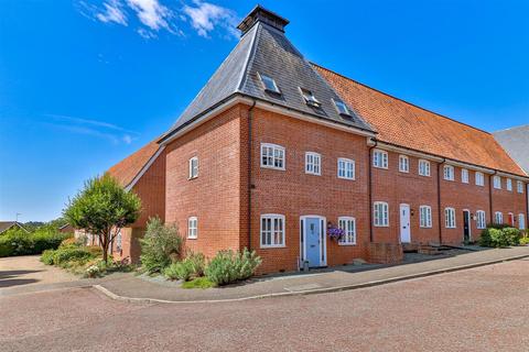 Station Yard, Hadleigh, IP7 4 bed end of terrace house for sale