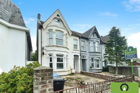 Aldwick Road, West Sussex PO21 3 bed flat for sale